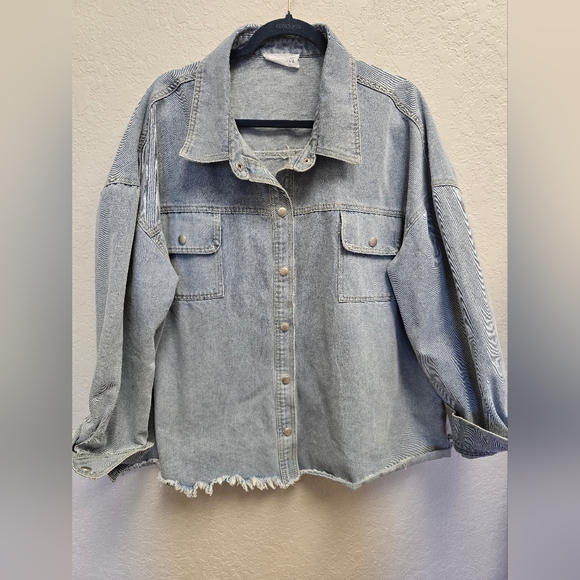 First Love Denim Smiley Face Embroidered Shacket Jacket Size Large NWOT - Picture 8 of 11